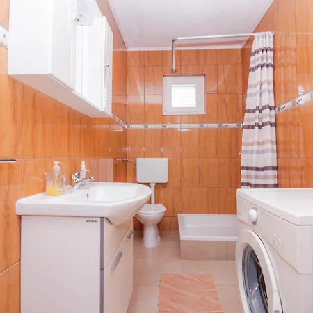 Dada Biograd Na Moru