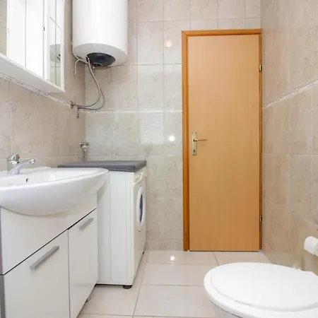 Dada Biograd Na Moru