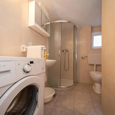 Dada Biograd Na Moru