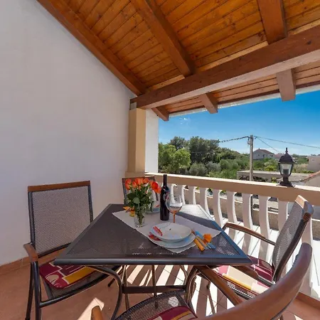 Dada Biograd Na Moru