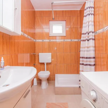 Dada Biograd Na Moru